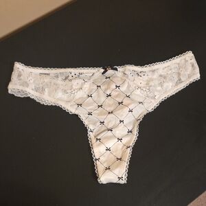 Victoria's Secret Lace Thong - White and Black